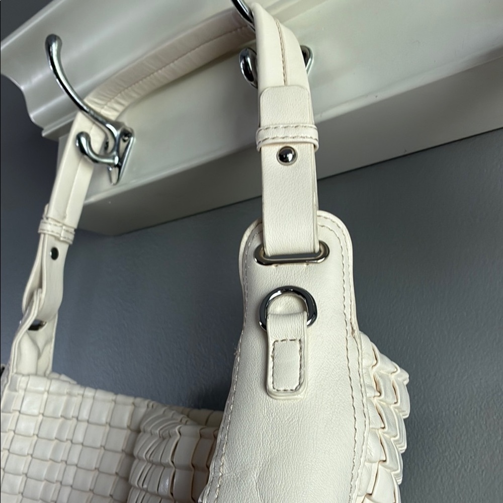 White Grid Pattern Shoulder Bag With Relaxed Desi… - image 3